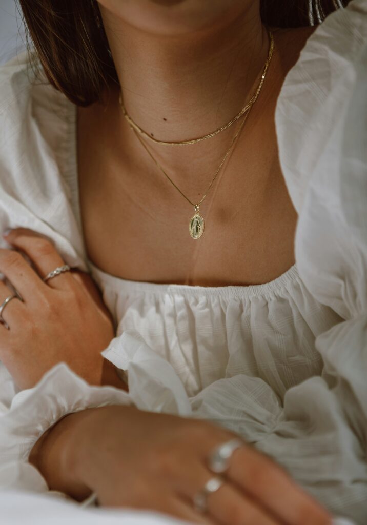 woman showing jewellery for the Hatton garden Diamond Design A Piece Of Bespoke Jewellery blog